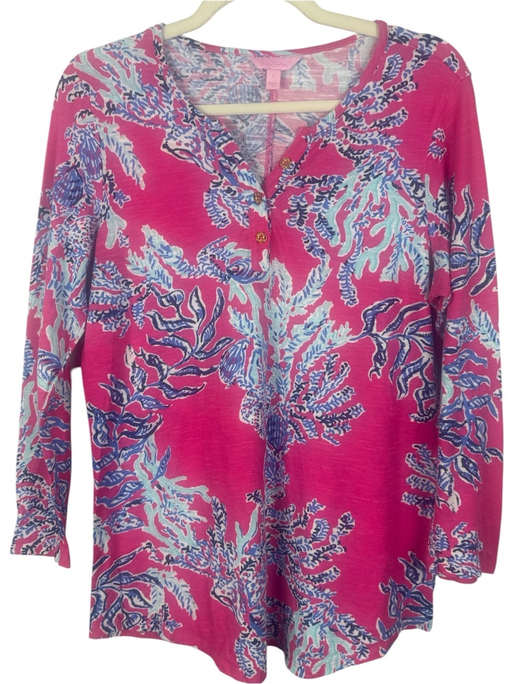 Lilly Pulitzer Pima Cotton Etta V-Neck Coral Me Maybe Print 3/4 Sleeve Henley